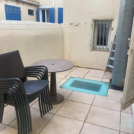 Melissa Yourhosthelper Apartment